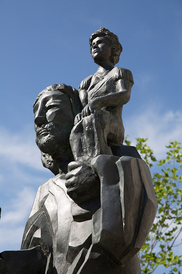 saint christophe sculpture monumentale detail