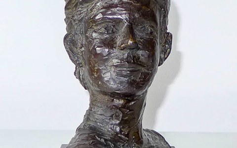 Autoportrait enfant, sculpture de Philippe Gueguen