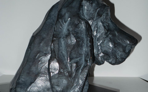 Basset Hound version brute, sculpture de Philippe Gueguen