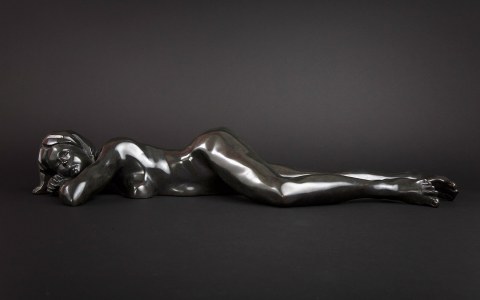 La sieste version lisse, sculpture de Philippe Gueguen